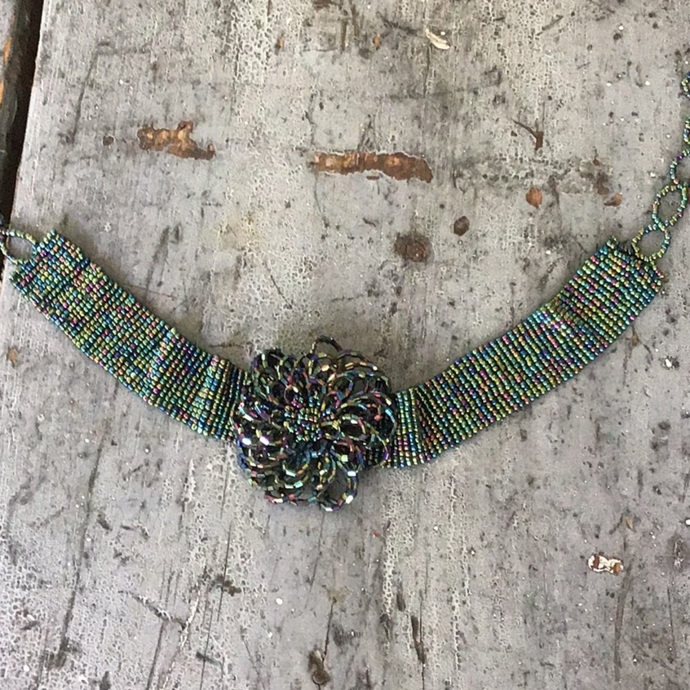Women’s Beaded Floral Choker